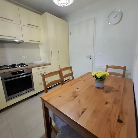Cozy Private Suites - Coresi Center-3
